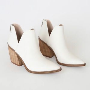 NEW Steve Madden Alyse White Leather Booties - Size 7, never worn